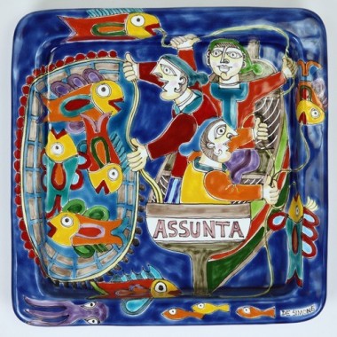 Piatto quadrato ceramica siciliana artigianale DS 28x28 Pescatori PQ28DS-5 Piatto quadrato ceramica siciliana artigianale DS 28x28 Pescatori PQ28DS-5
